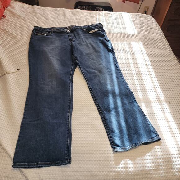 LEVIS EUC RED TAG WOMENS SIZE 24W Denim BLUE JEANS - Picture 1 of 9